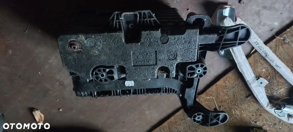 PODSTAWA KPL  AKUMULATORA VW  1K0815333 LEON II AUDI a3 GOLF - 3