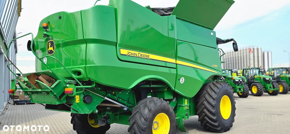 John Deere S770 - 24