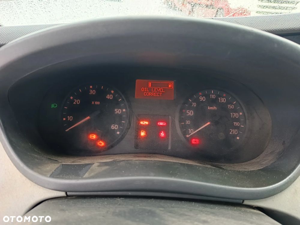 Renault Trafic - 13