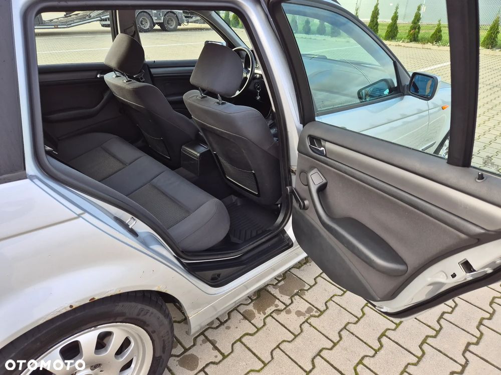 BMW Seria 3 - 14