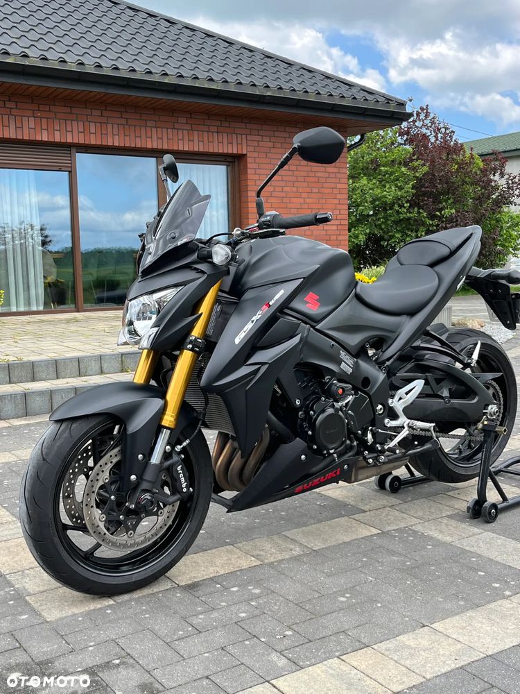 Suzuki GSX 1000 - 5