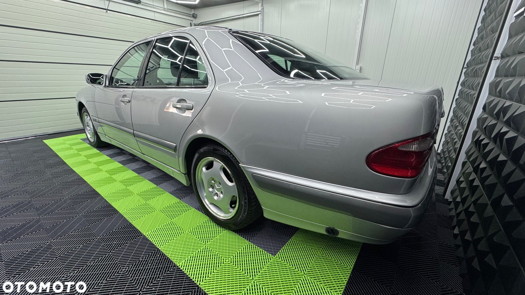 Mercedes-Benz Klasa E 200 Kompressor Classic - 5