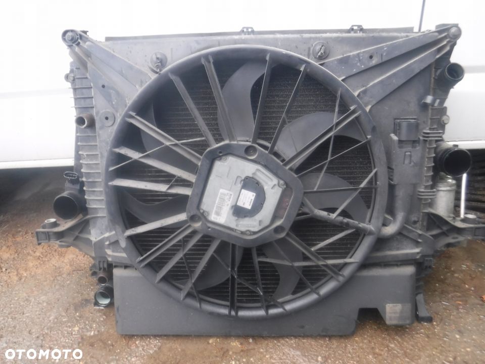 Volvo XC90 2.4 chlodnica wentylator chlodnice kpl - 2
