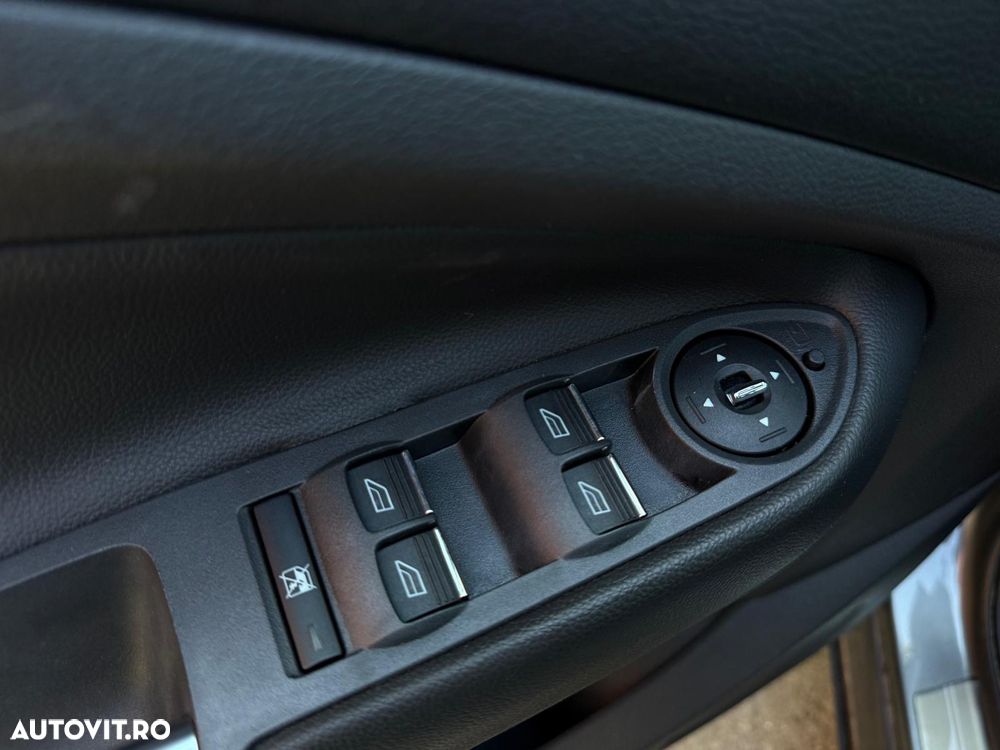 Ford Kuga - 16