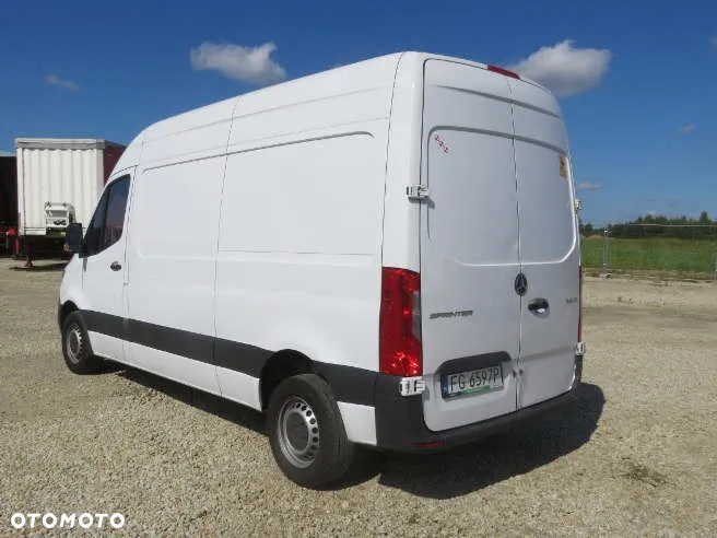 Mercedes-Benz Sprinter - 3