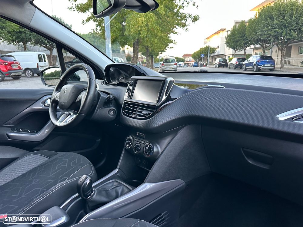 Peugeot 2008 1.6 BlueHDi Style - 50