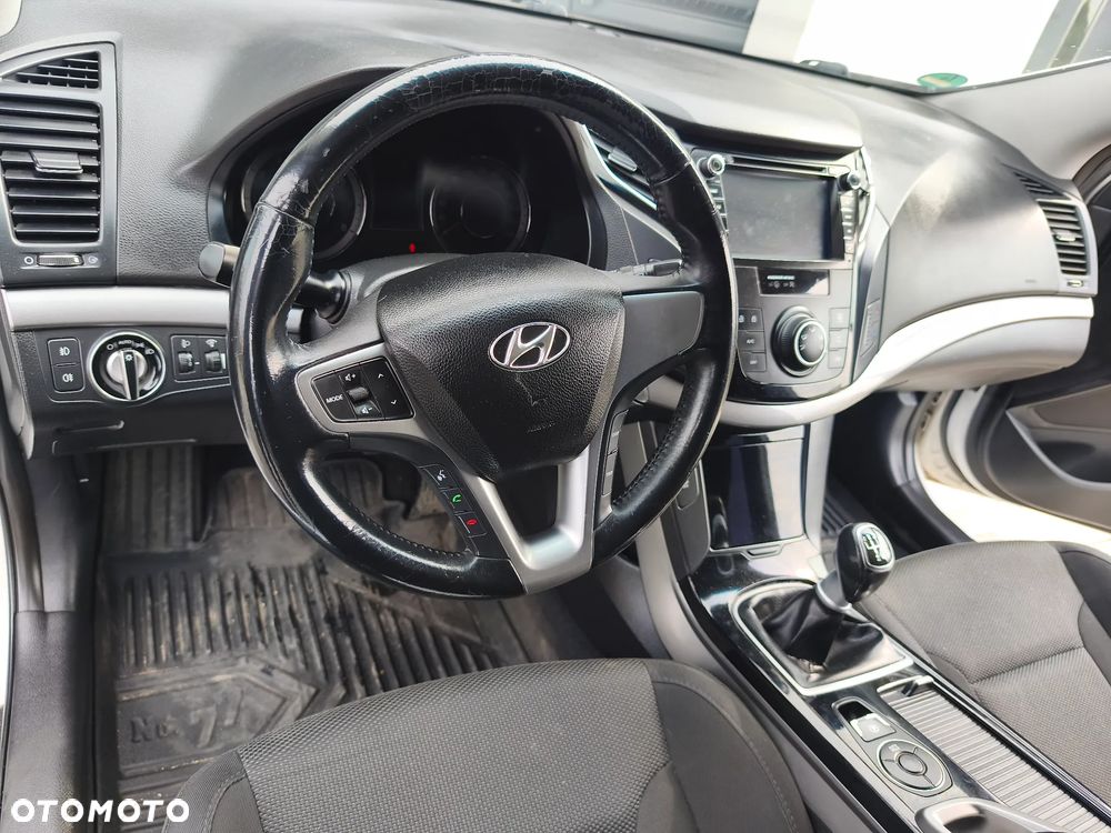 Hyundai i40 Kombi 1.6 Classic - 12