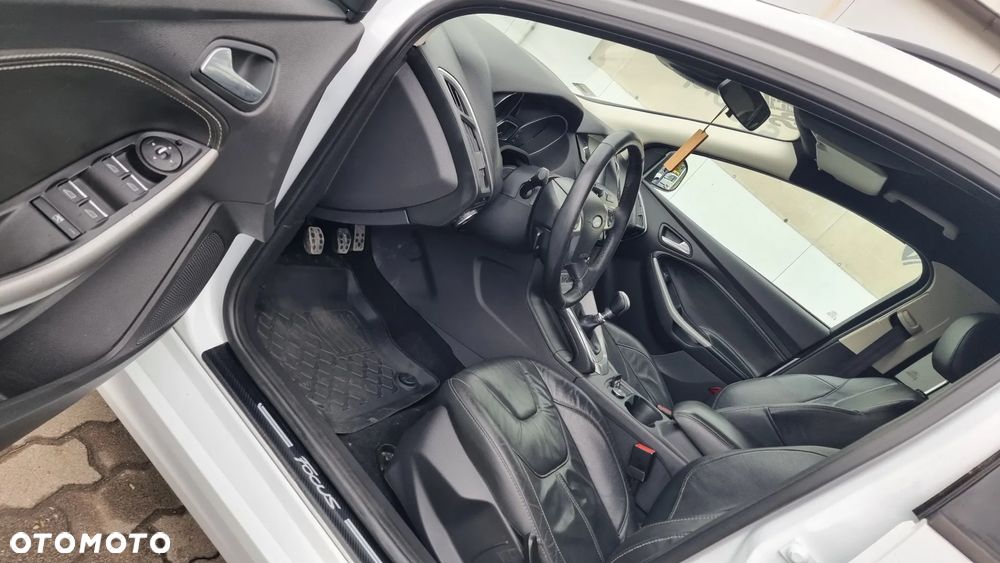 Ford Focus 1.0 EcoBoost Titanium - 10
