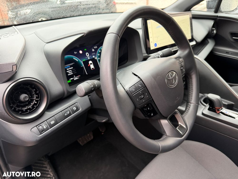 Toyota C-HR 1.8 Hybrid Team Deutschland - 32