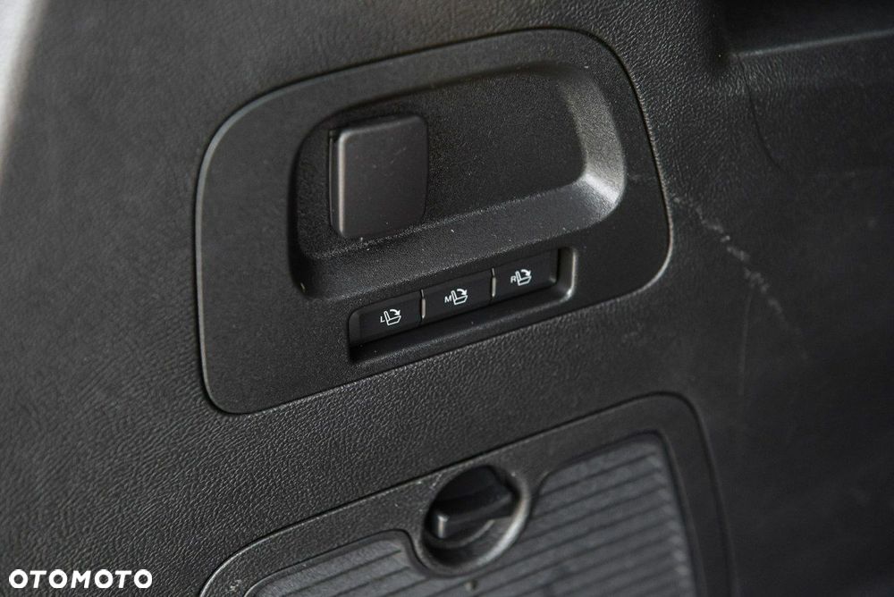 Ford S-Max - 35