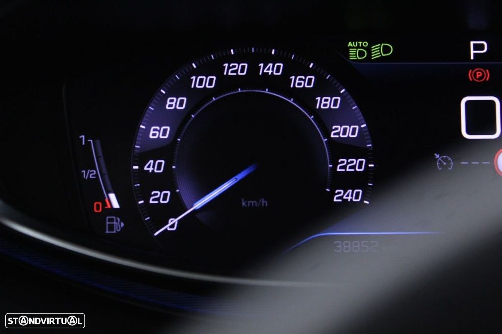 Peugeot 5008 1.5 BlueHDi Allure Pack EAT8 - 27