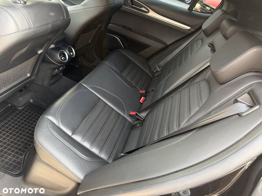 Alfa Romeo Stelvio 2.0 Turbo Veloce Q4 - 33
