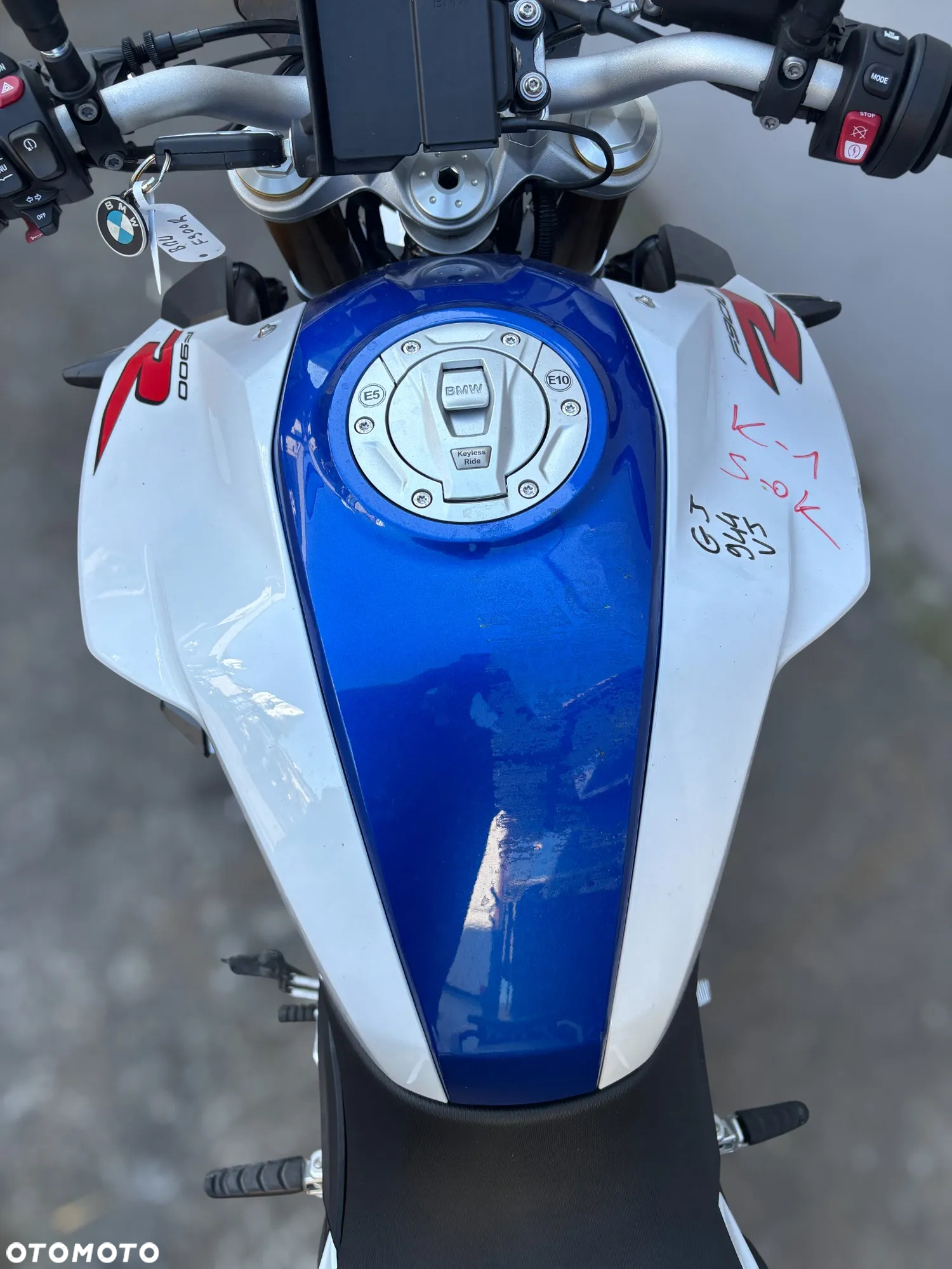 BMW F - 26