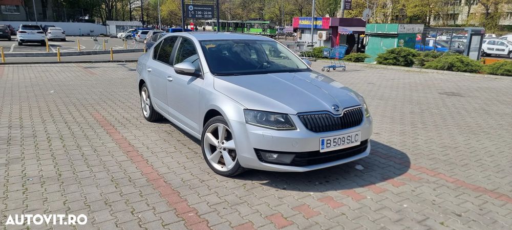 Skoda Octavia 2.0 TDI DSG 4X4 RS - 1