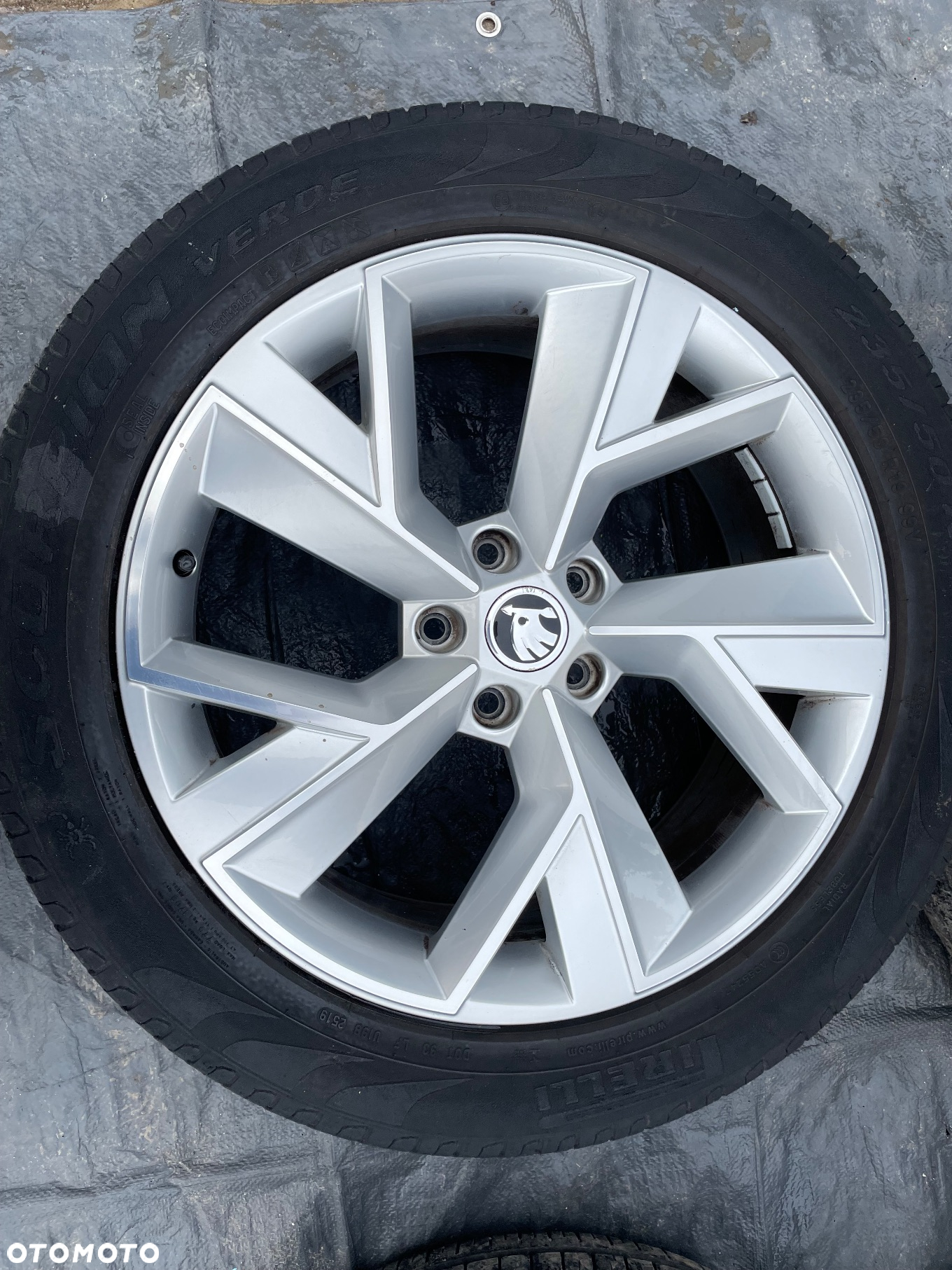 Skoda Kodiaq LIFT FELGA 19' ALUMINIOWA KOMPLET 565601025F komplet ładny stan - 3