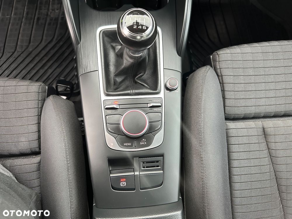 Audi A3 Sportback 1.8 TFSI Ambition - 16