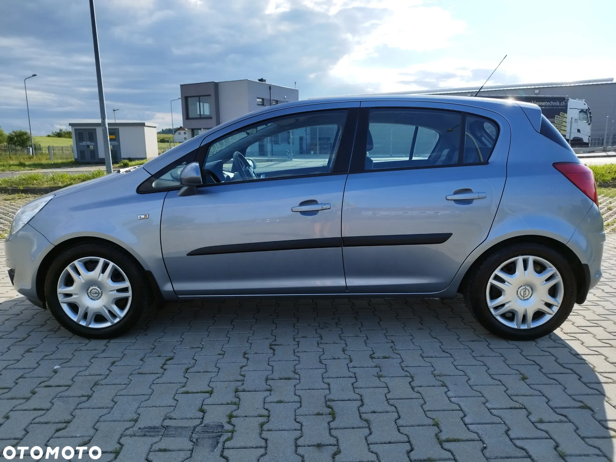 Opel Corsa 1.2 16V Cosmo - 9