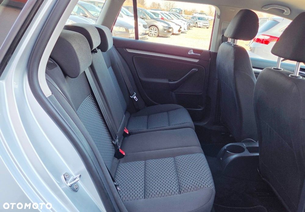 Volkswagen Golf - 29
