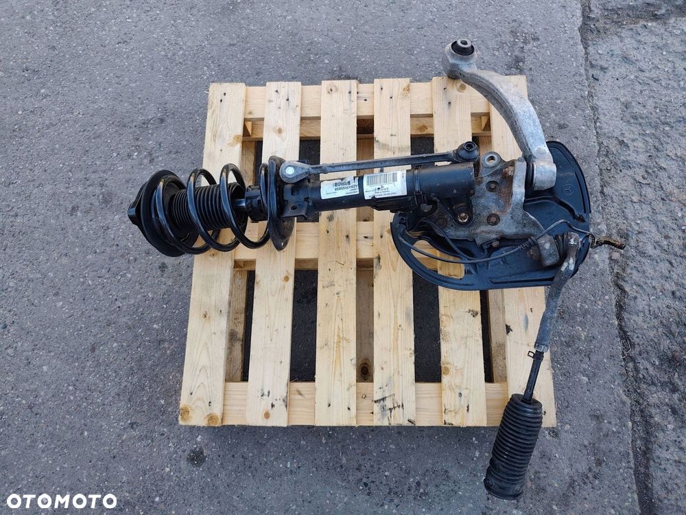 mercedes w204 c63 prawa przednia zwrotnica wahacz komplet - 1