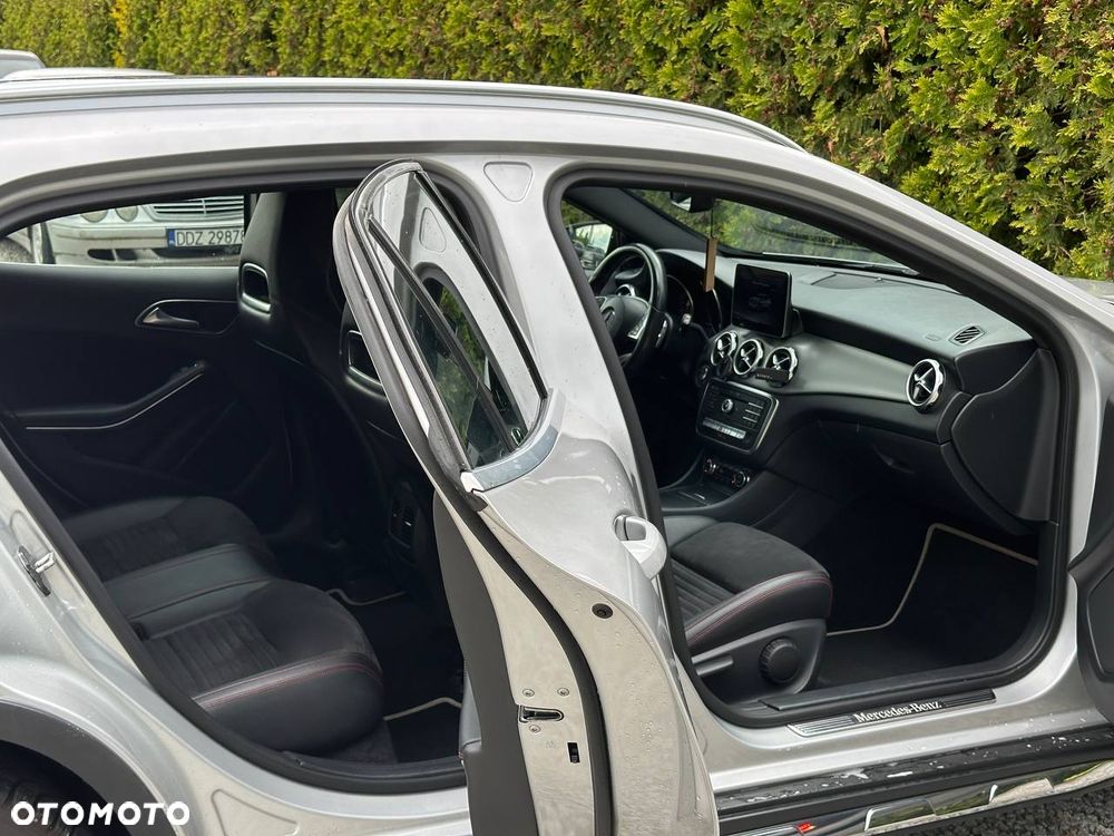 Mercedes-Benz GLA 180 d 7G-DCT AMG Line - 11