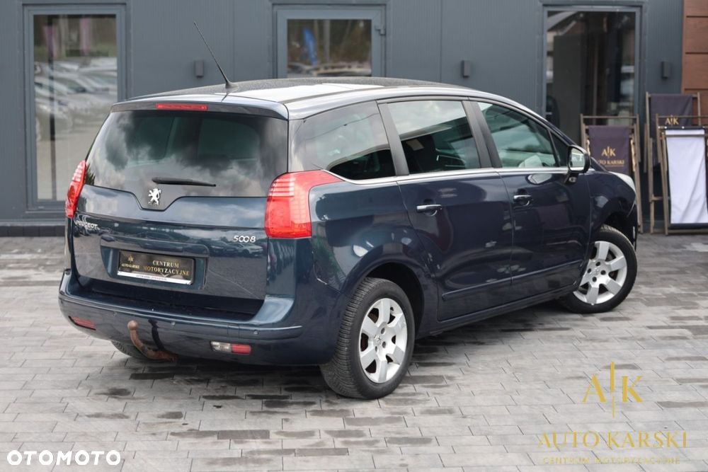 Peugeot 5008 - 8