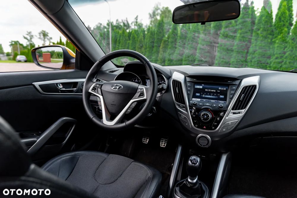 Hyundai Veloster 1.6 Style - 31