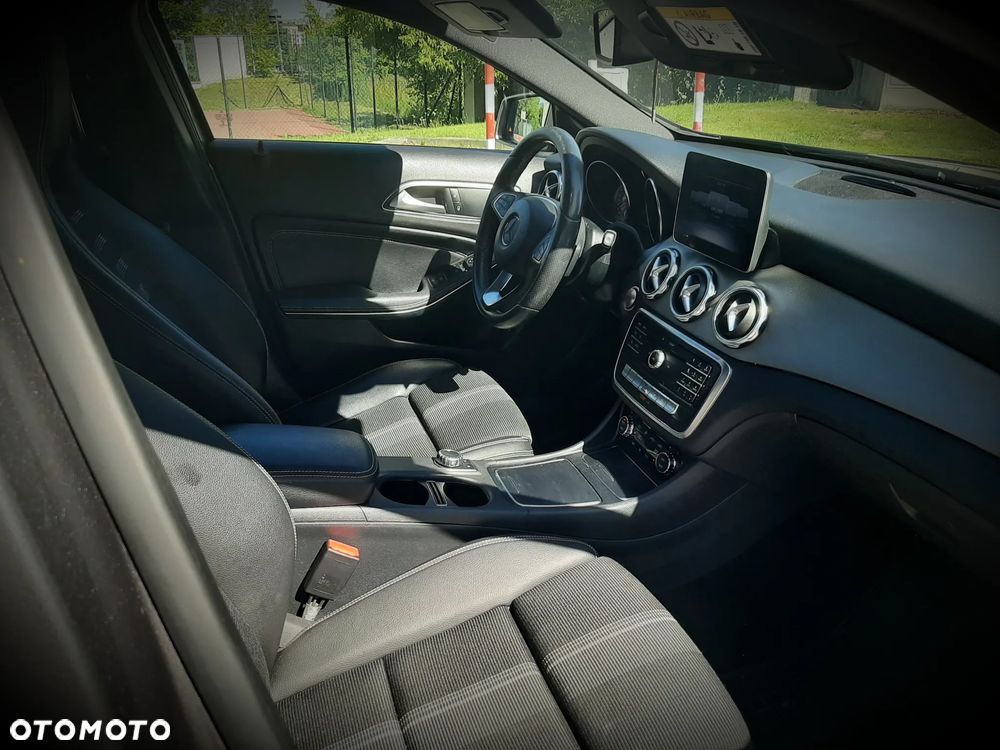 Mercedes-Benz GLA - 19
