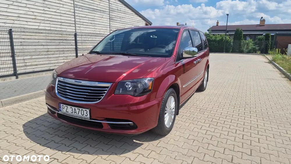 Chrysler Town & Country 3.6 Limited - 11
