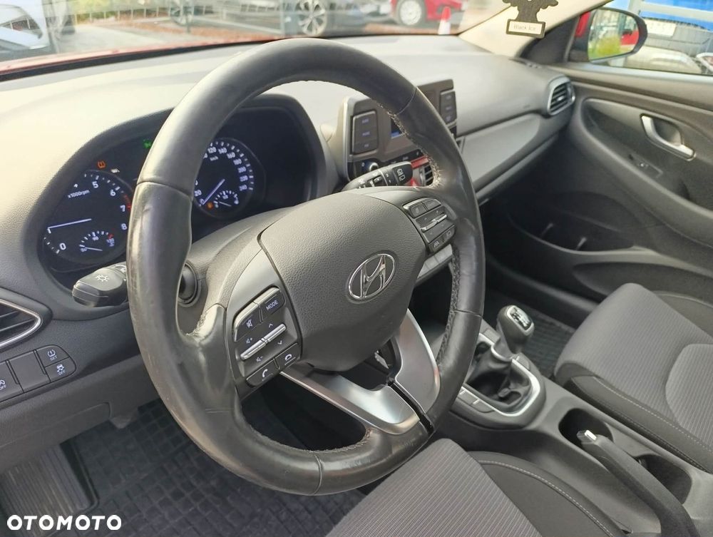 Hyundai i30 1.5 DPI Classic + - 7