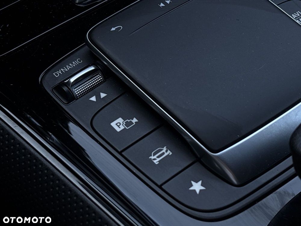 Mercedes-Benz GLB 200 7G-DCT - 31