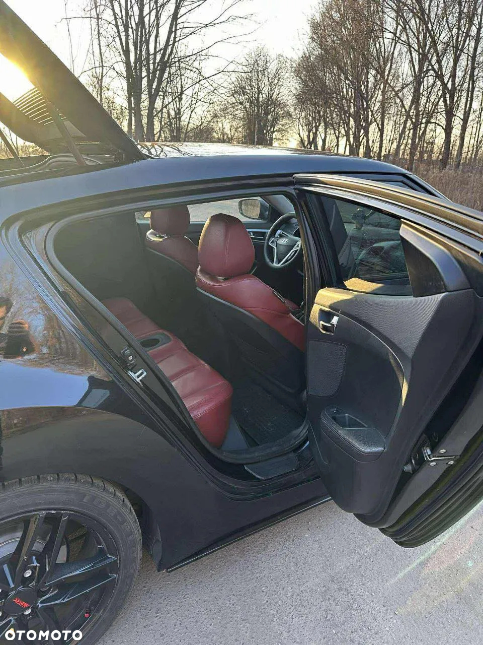 Hyundai Veloster - 3