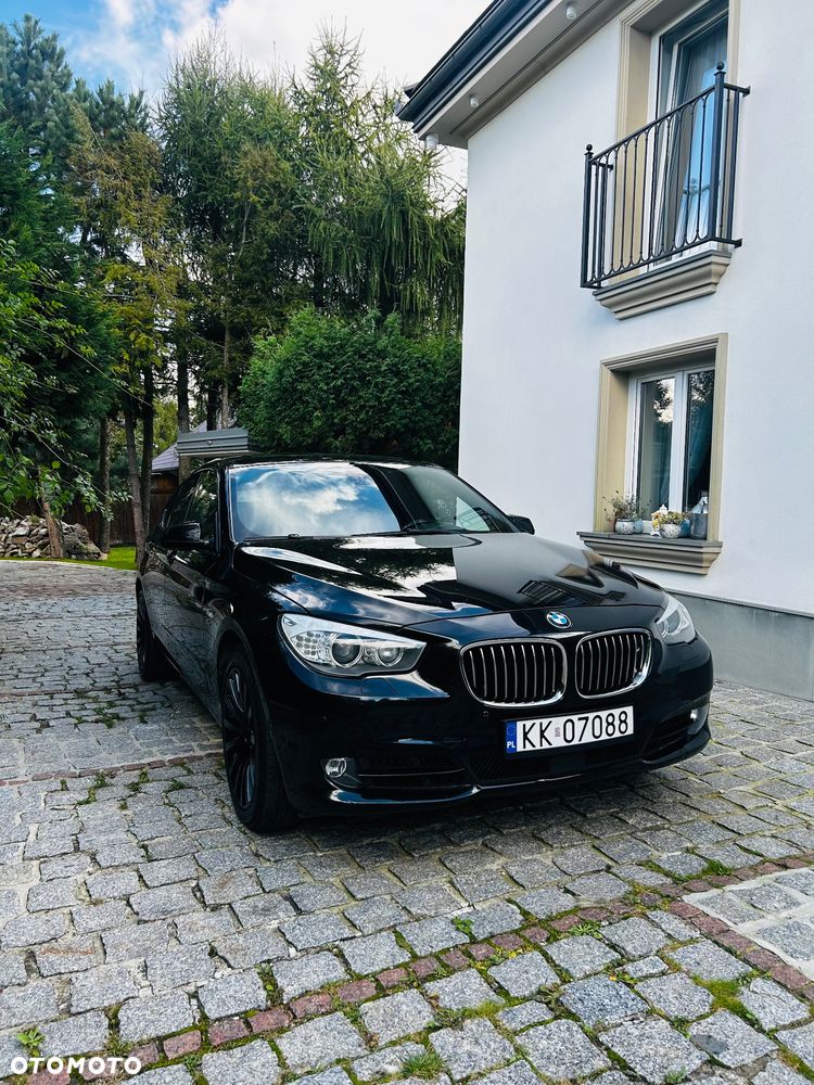 BMW 5GT - 1