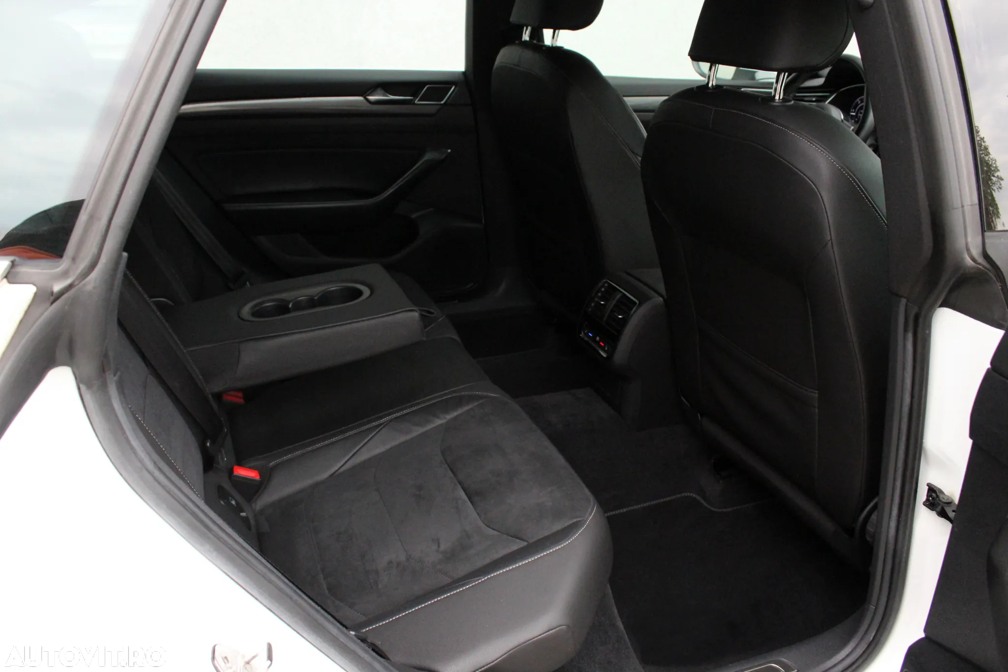 Volkswagen ARTEON 2.0 TDI DSG R-Line - 9