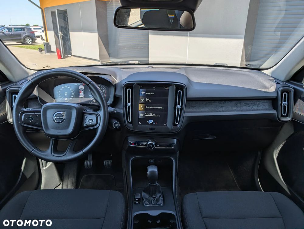 Volvo XC 40 T3 Momentum - 24