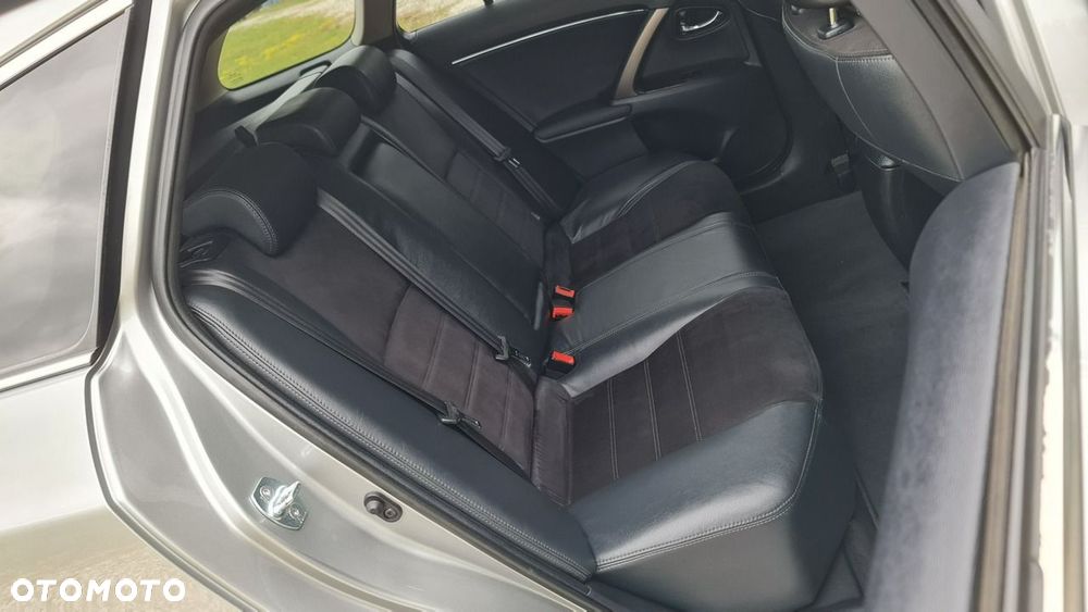 Toyota Avensis - 10