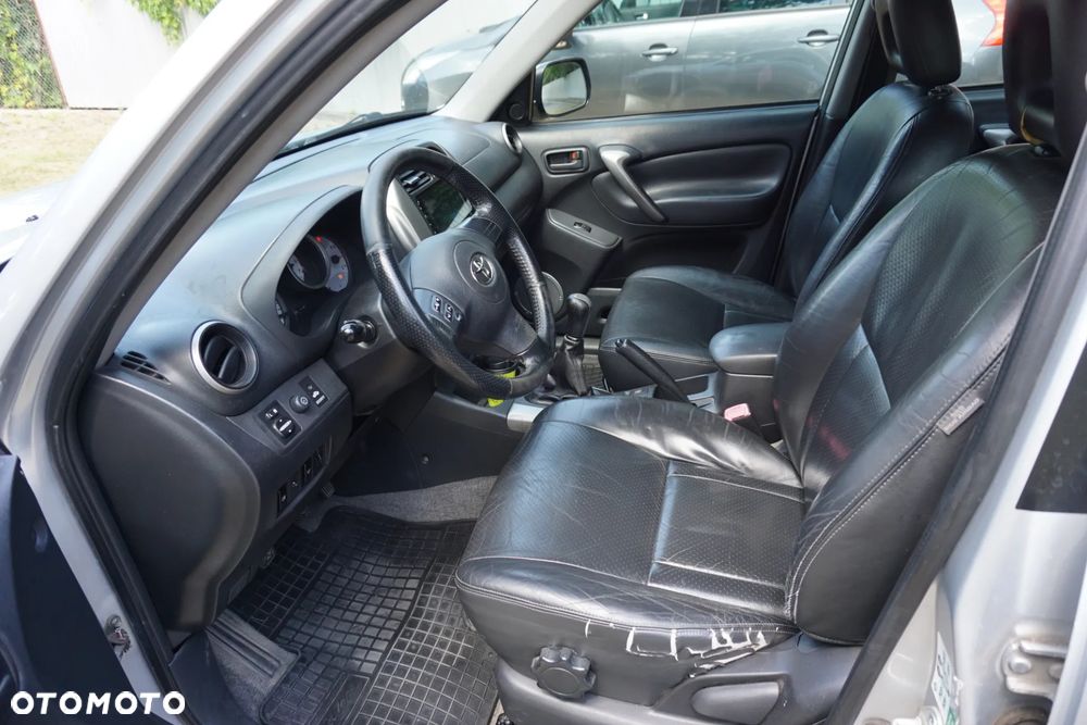 Toyota RAV4 D-4D 4x4 Executive - 17