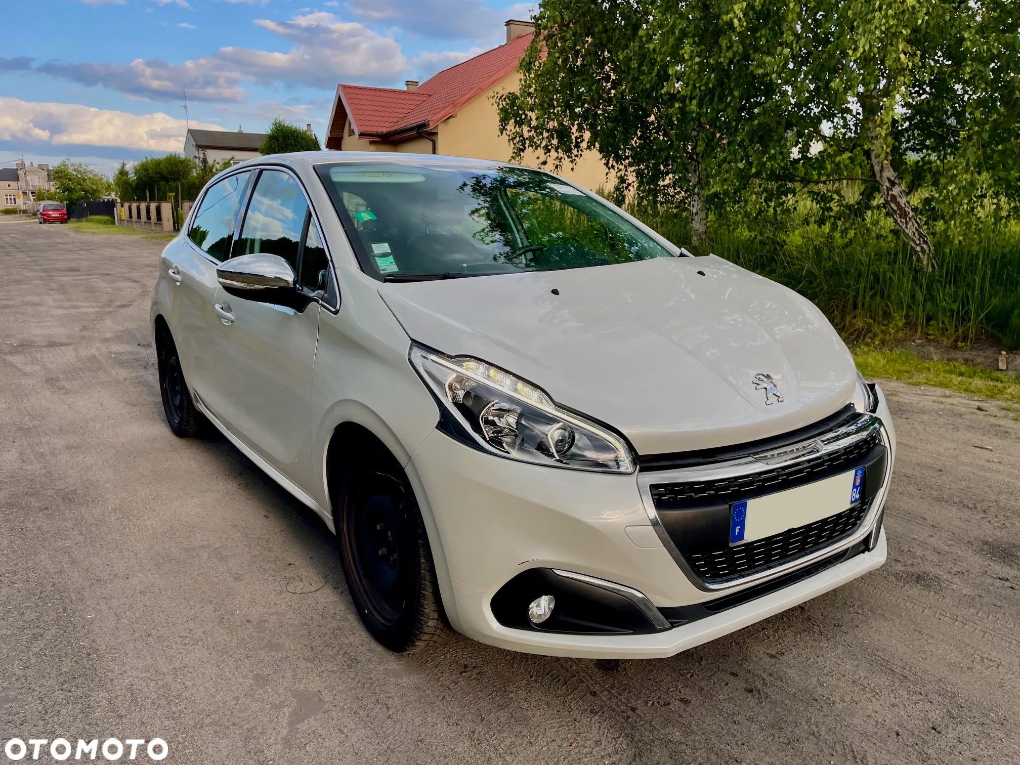 Peugeot 208 - 1