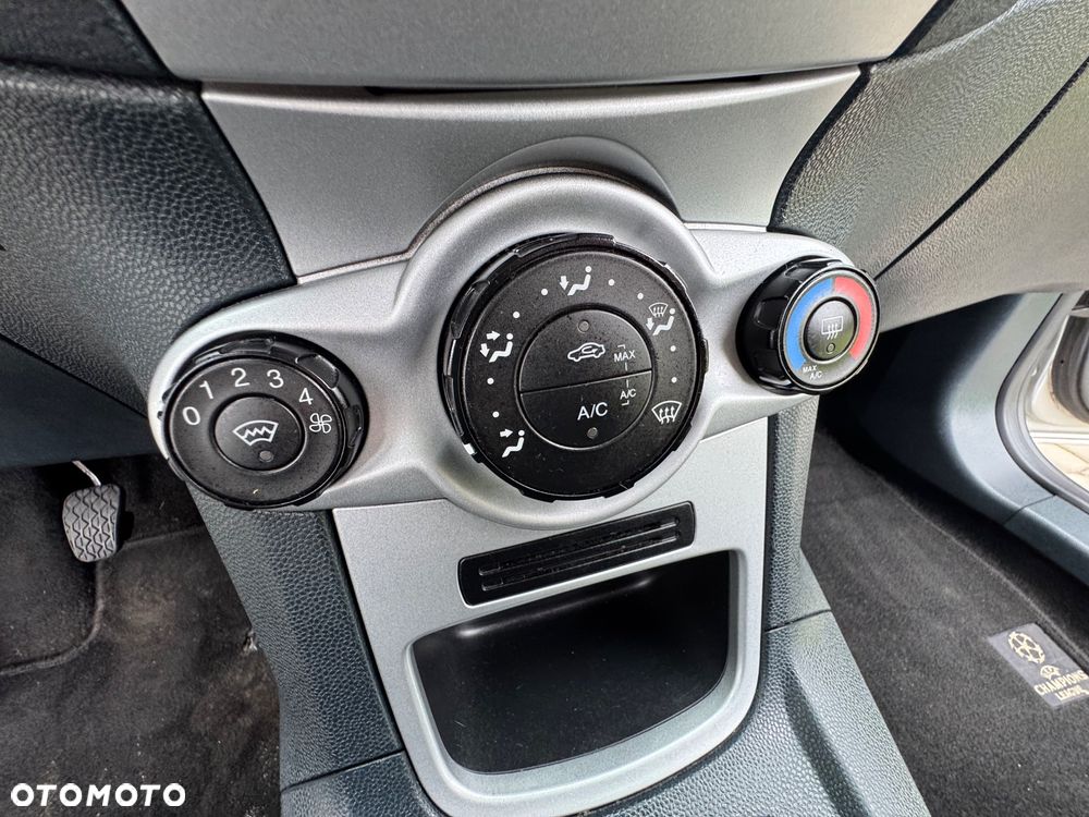 Ford Fiesta - 30