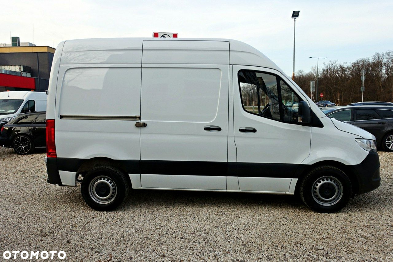 Mercedes-Benz Sprinter - 4