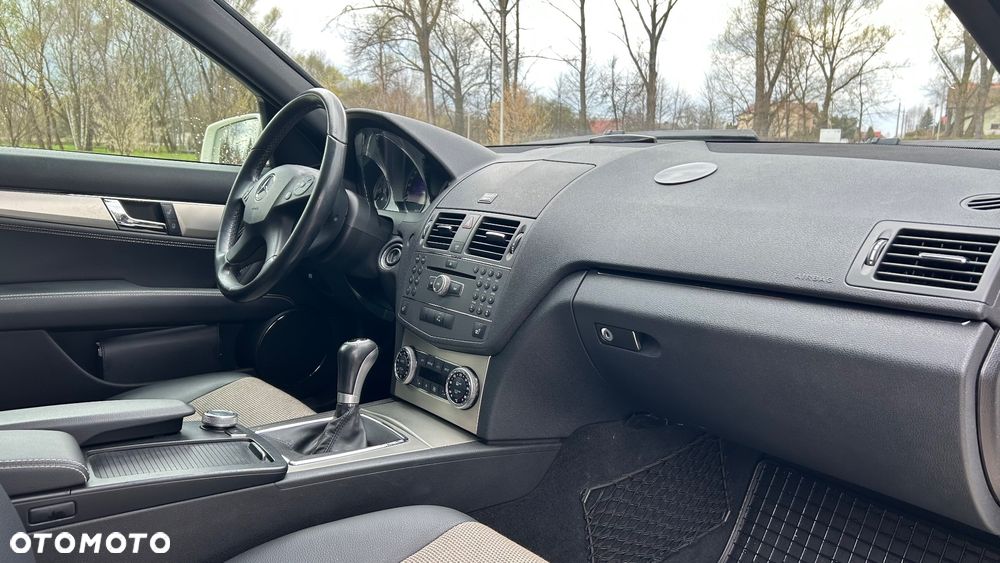 Mercedes-Benz Klasa C 180 Kompressor BlueEFFICIENCY Special Edition - 12