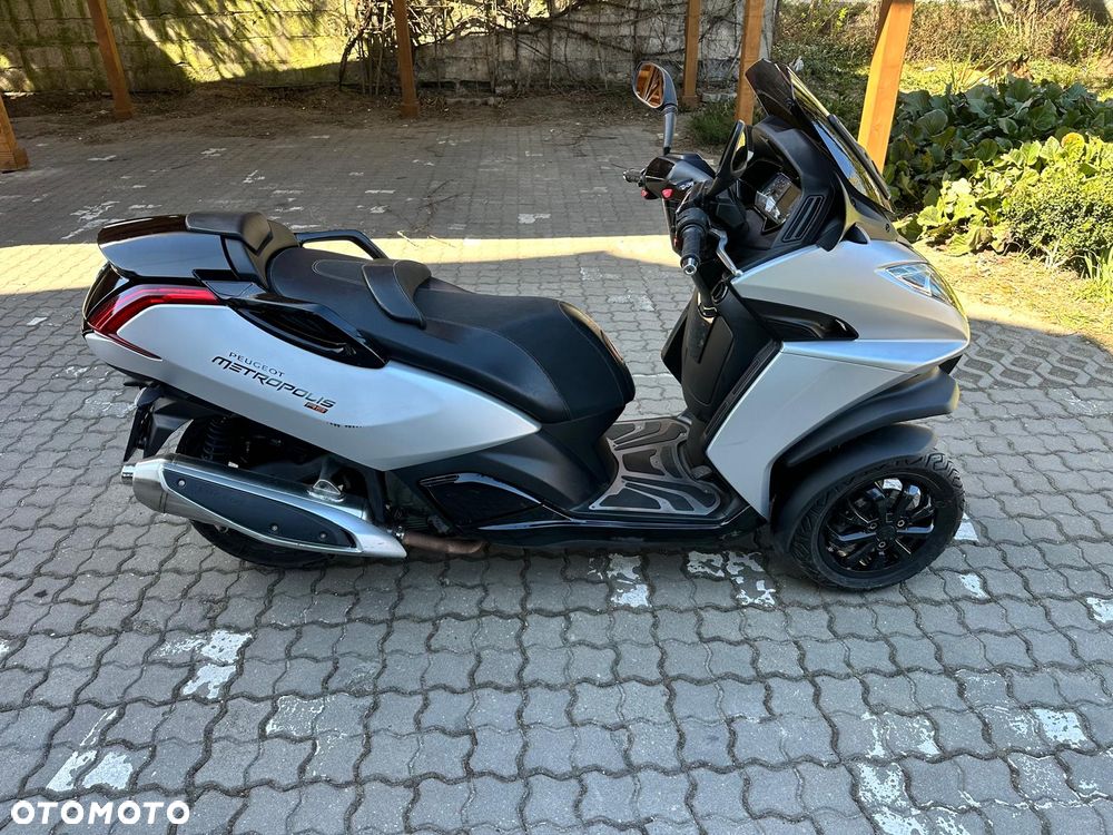 Peugeot Metropolis - 2