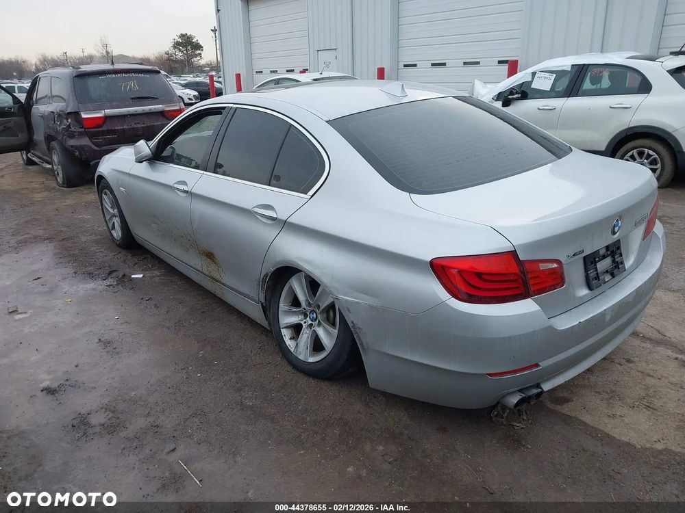 BMW Seria 5 528i xDrive - 3