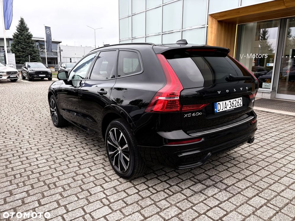 Volvo XC 60 B4 D AWD Plus Dark - 10