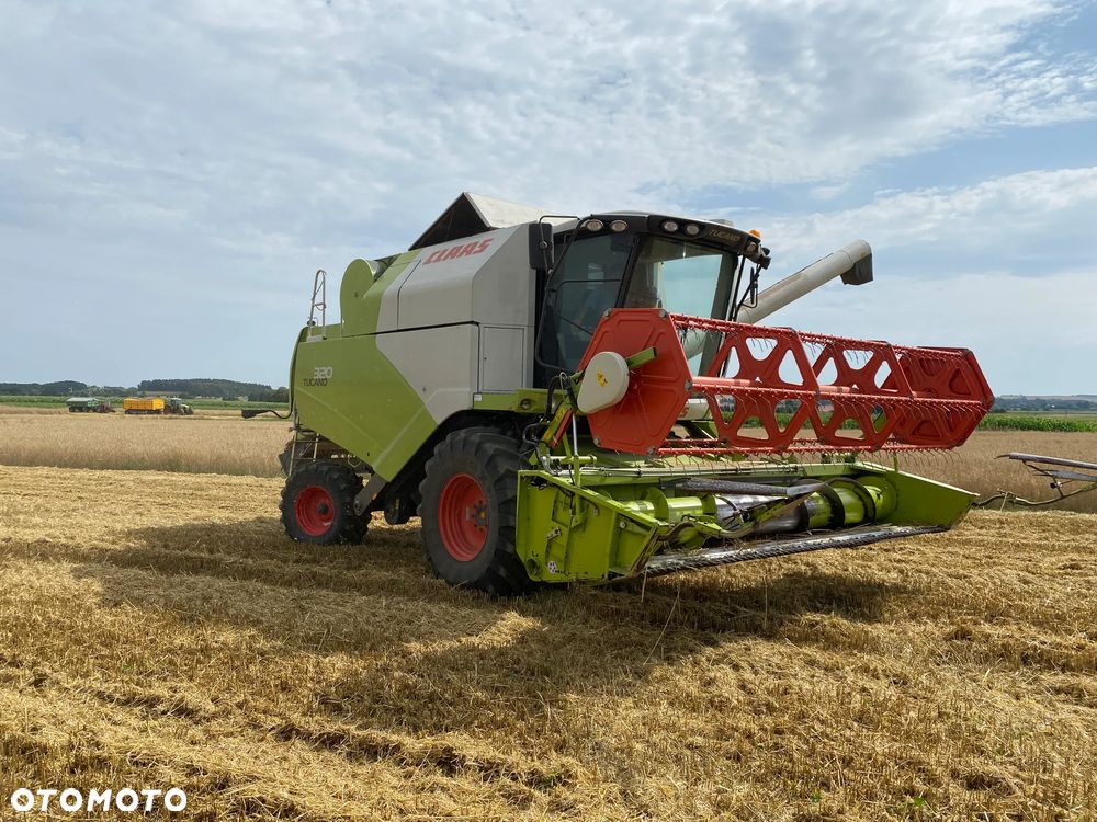 Claas Tucano 320 - 2