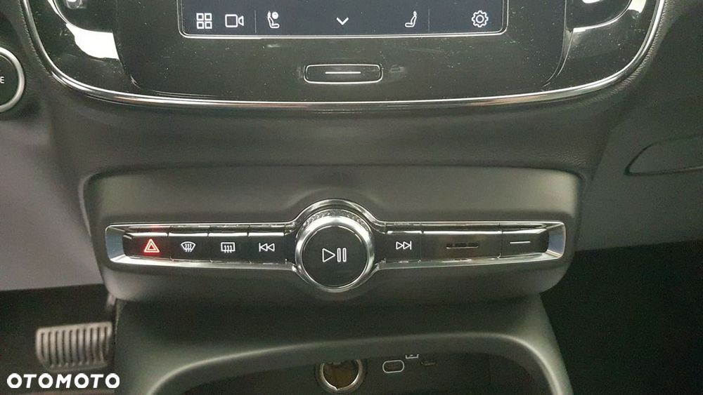 Volvo XC 40 - 25
