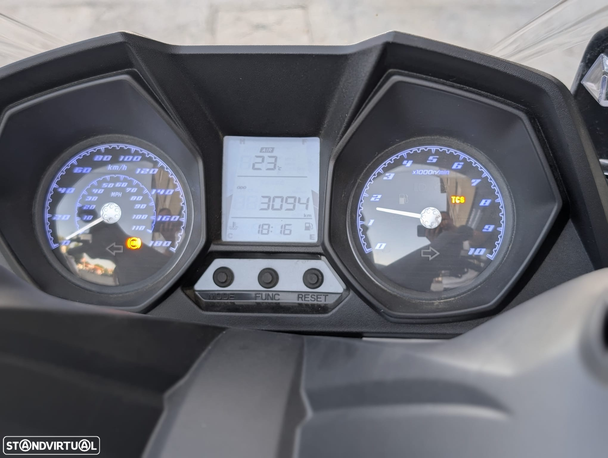 Kymco Downtown - 5
