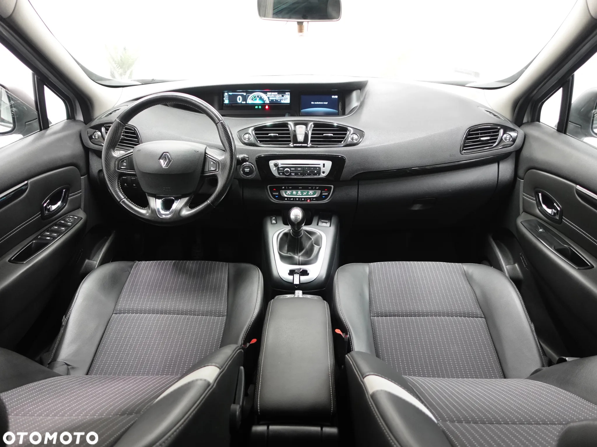 Renault Scenic ENERGY TCe 115 Bose Edition - 32