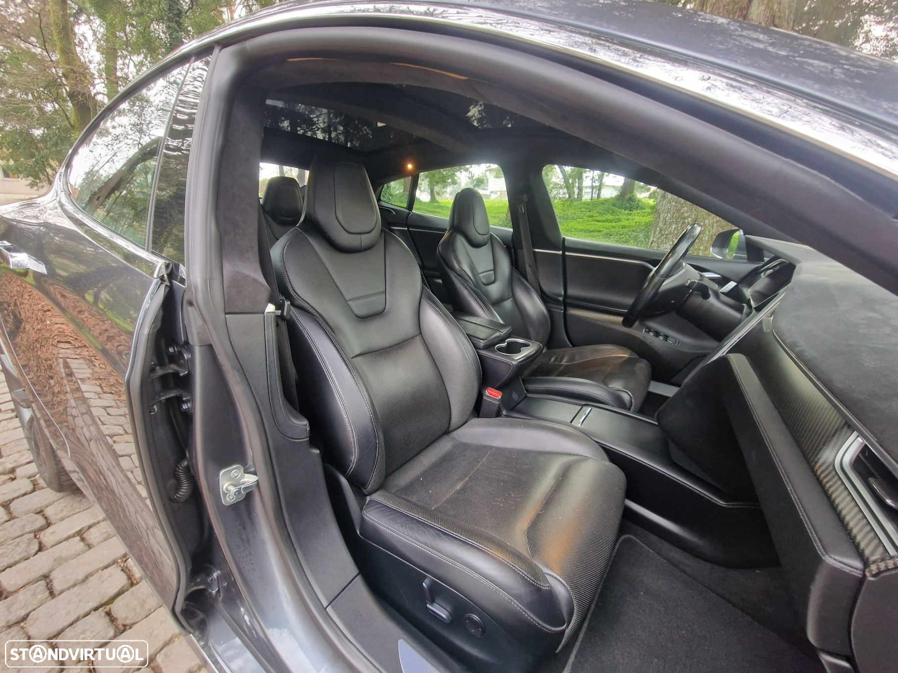 Tesla Model S 90D - 11