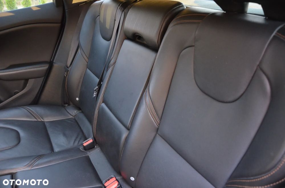 Volvo V40 Cross Country D2 Momentum - 30