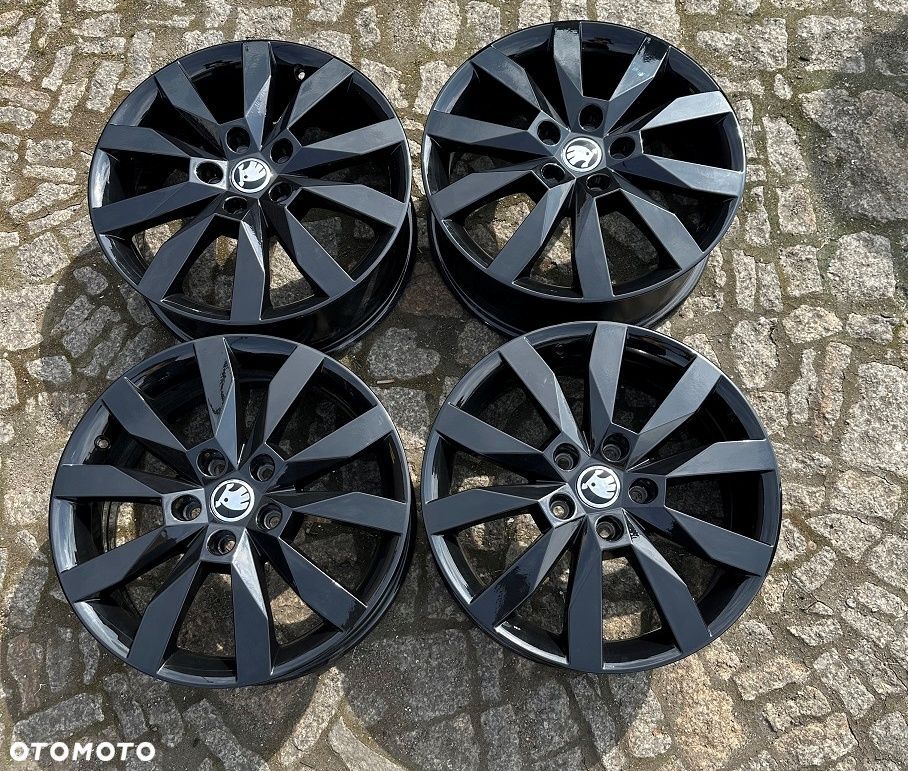 Felgi Alu Skoda Octavia 5x112 17 6,5J ET 48 Czarny połysk - 3